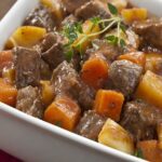 Mousse de Morango Super Cremosa, Levinha e Refrescante que Fica Linda na Mesa e Some em Minutos da Geladeira