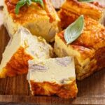 Pão de tapioca rápido de fazer, macio por dentro e levemente crocante por fora, perfeito pra qualquer hora