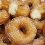 Cuscuz Recheado de Frango Simples e Econômico que Fica Super Molhadinho, Bem Temperado e Perfeito pra Servir um Almoço Completo sem Complicação