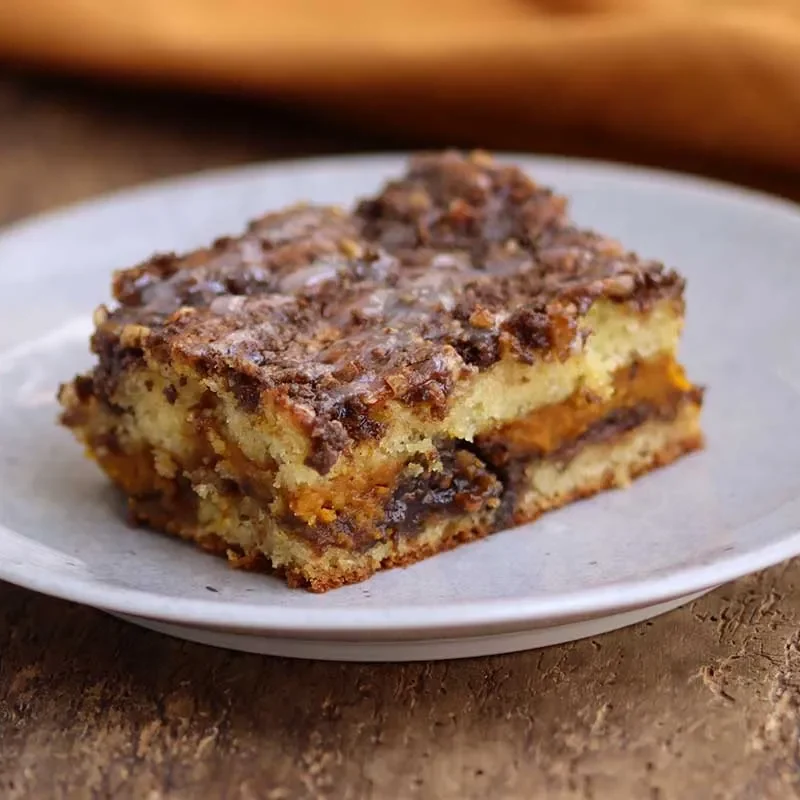Torta de abobrinha com ricota temperada e tomate confit