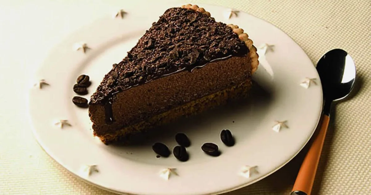 Torta Mousse Fitness de Café com Chocolate Amargo que Parece Sobremesa de Cafeteria Chic, Mas é Saudável, Cremosa e Perfeita para o Pós-Treino