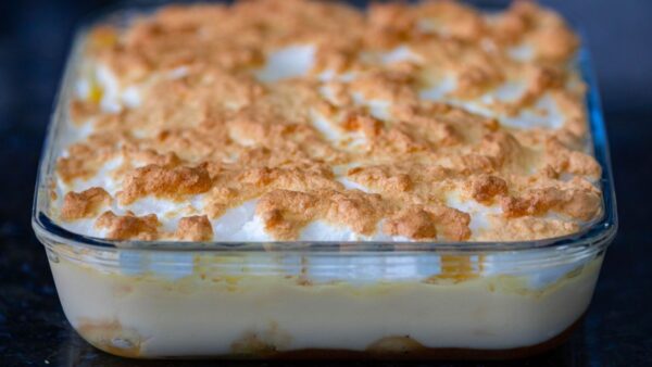 Torta Doce Tentação de Banana com Canela e Creme