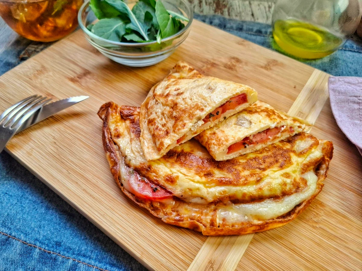 Panini Fit de Frigideira com Massa Proteica que Fica Pronto em Minutos, Leve, Saboroso e Perfeito pra um Lanche Rápido e Saudável em Qualquer Hora do Dia