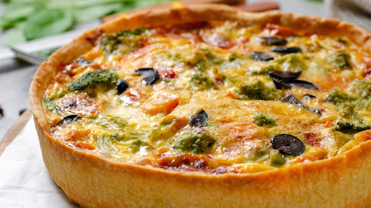 Torta de Abobrinha com Aveia e Ervas que Fica Leve, Saborosa e Perfeita para Dieta sem Abrir Mão de Uma Comida Caseira Bem Temperada