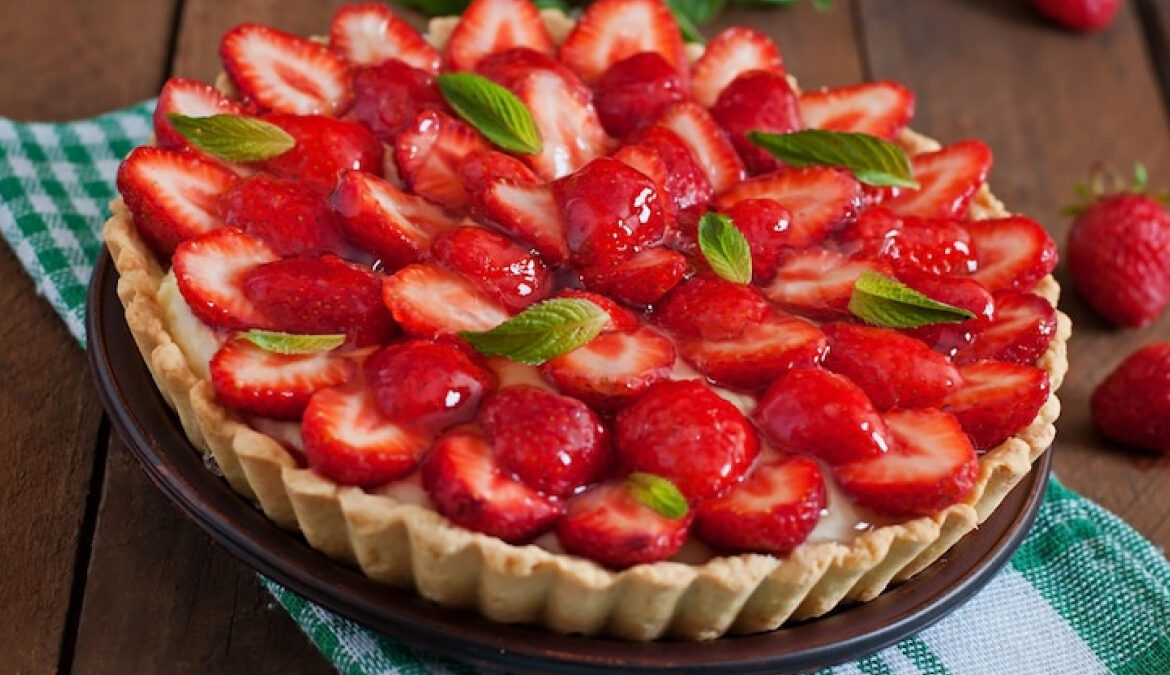 Torta Gelada de Morango com Hortelã
