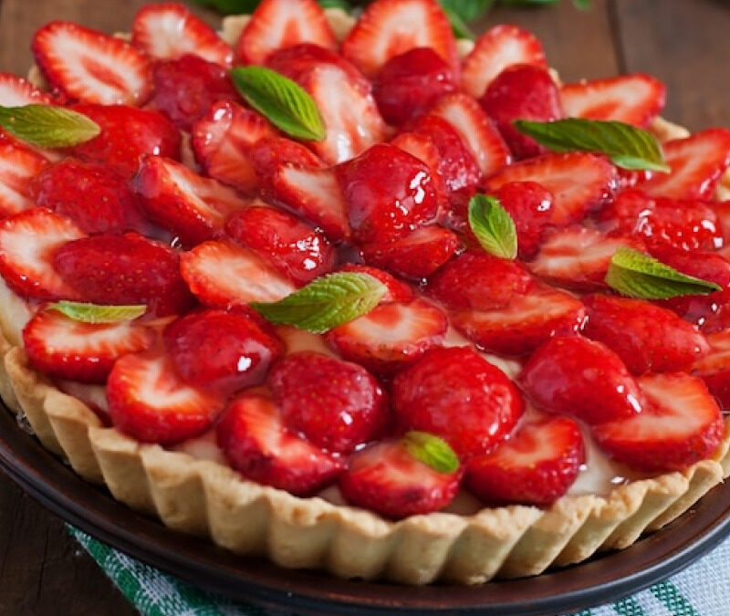Torta Gelada de Morango com Hortelã