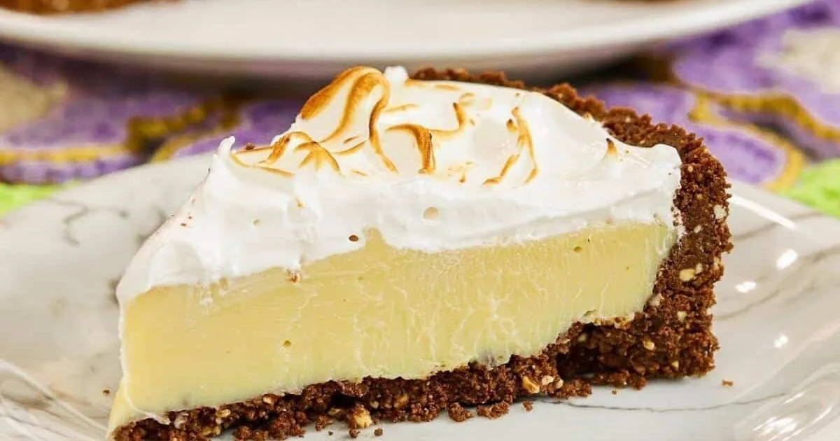Torta Low Carb de Pistache com Creme Leve que Parece Sobremesa de Hotel de Luxo, Mas é Saudável, Cremosa e Muito Fácil de Fazer