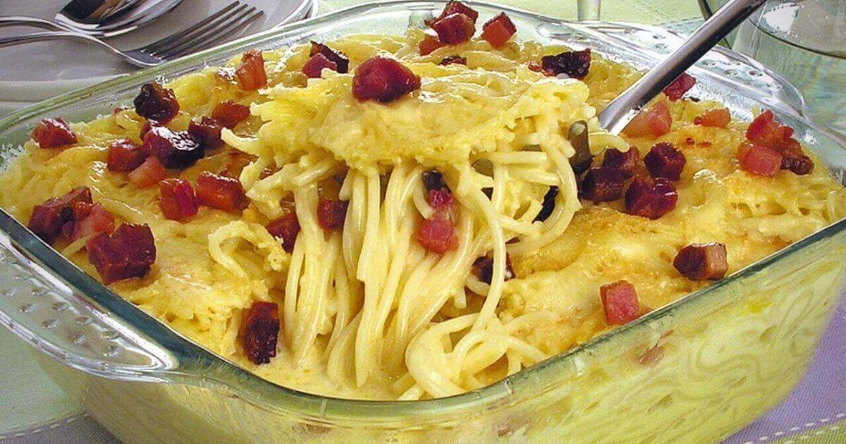 Aprenda a fazer um delicioso Macarrão à Carbonara com preparo rápido e ingredientes simples. Uma receita cremosa, saborosa e perfeita para qualquer ocasião.