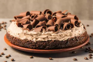 Torta de Chocolate com Café Cremoso e Crosta de Amendoim Salgado