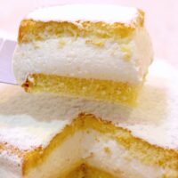 Torta Nuvem de Leite Condensado com Baunilha que Fica Tão Leve, Cremosa e Delicada que Parece um Doce Feito em Confeitaria Famosa para Servir em Datas Muito Especiais em 2026.
