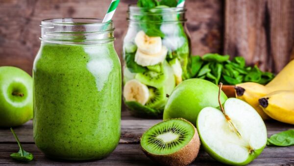 Como Fazer uma Vitamina Verde Saudável e Refrescante