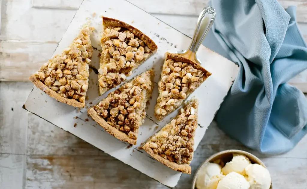 Torta Lua de Mel com Amêndoas Crocantes: 7 Motivos Para Você Fazer Essa Sobremesa Sofisticada que Parece de Confeitaria Famosa