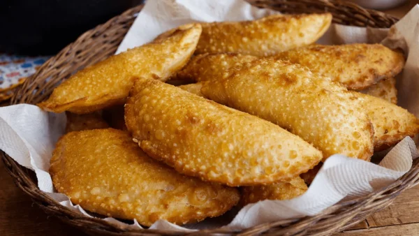 Pastéizinhos Dourados: Crocantes, Sequinhos e Irresistíveis