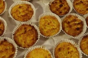 Aprenda a preparar Coquinhos Caseiros crocantes por fora, macios por dentro e cheios de sabor. Uma receita fácil, econômica e perfeita para o café da tarde, sobremesas ou para vender.