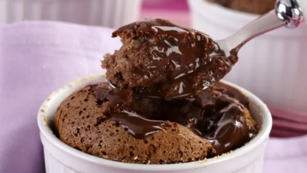 Suflê de Chocolate: Receita Leve, Cremosa e com Centro Irresistível